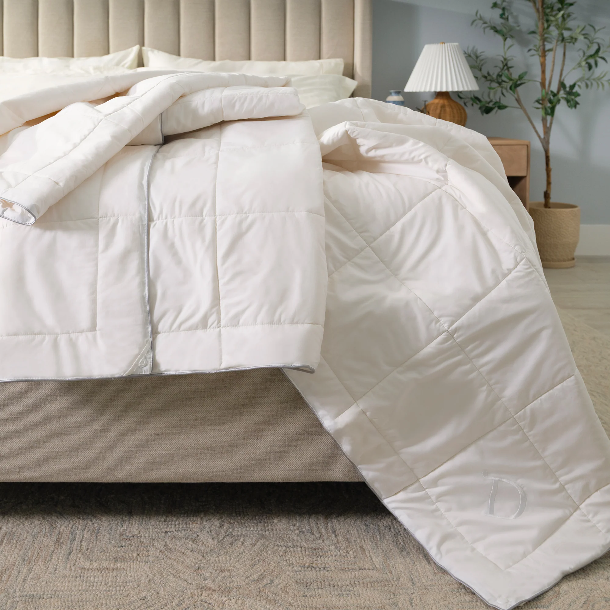 Light Weight Down Alternative Duvet - Image 4